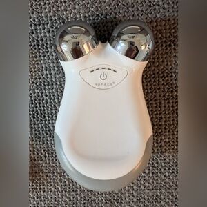 NuFace Mini Facial Toning Device
